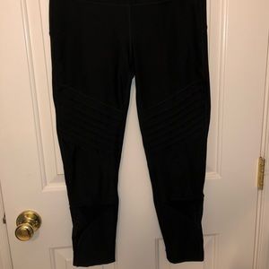 Cropped black leggings